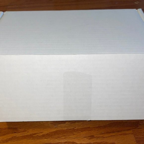 Ariana Grande God is a Woman Fan Box. **BOX ONLY**  ** FREE DANGEROUS WOMAN CD** - Picture 4 of 4